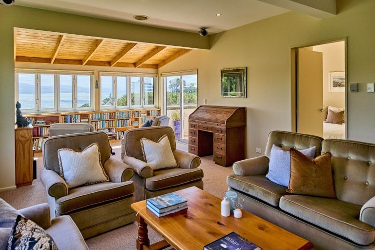 Photo of property in 14 The Crescent, Roseneath, Wellington, 6011