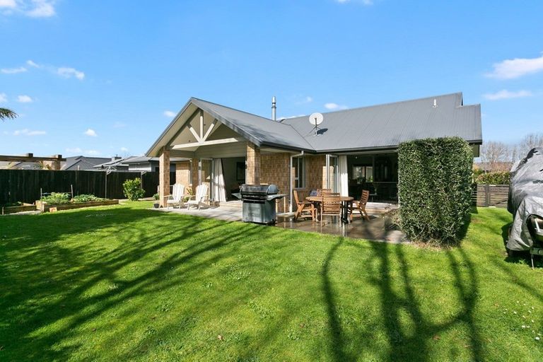 Photo of property in 8 Twin Willow Close, Cambridge, 3434