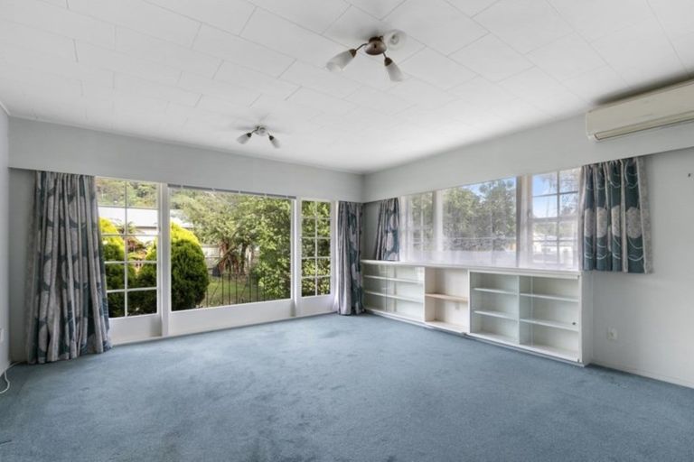 Photo of property in 17 Korau Grove, Stokes Valley, Lower Hutt, 5019