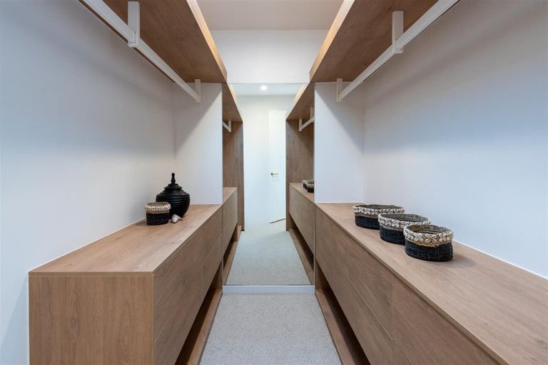 Photo of property in 18a Eastcliffe Road, Castor Bay, Auckland, 0620