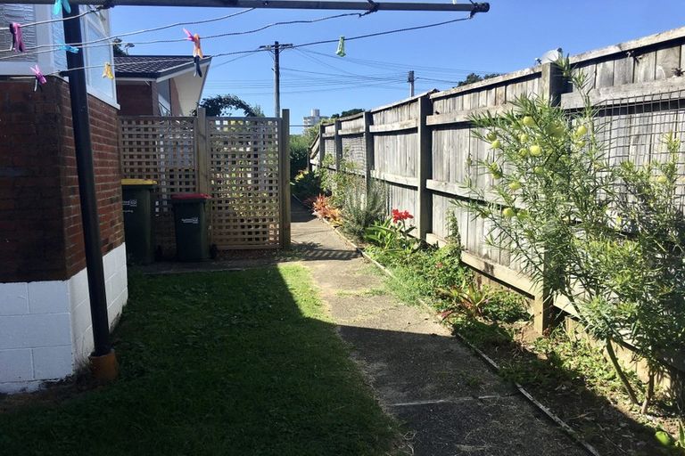 Photo of property in 2/13 Dodson Avenue, Milford, Auckland, 0620