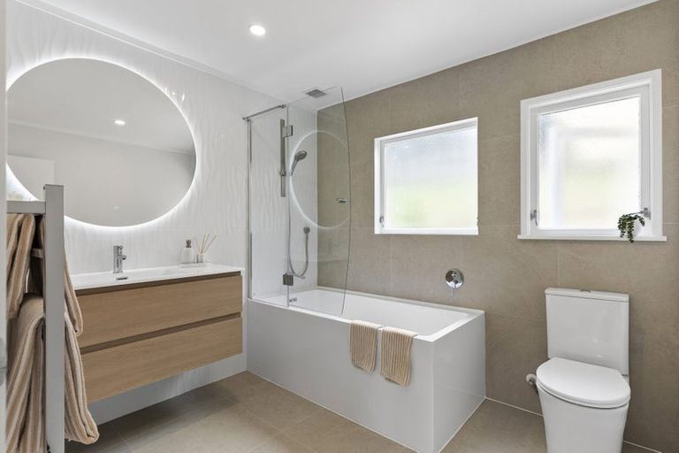 Photo of property in 36 Beaudine Avenue, Glenfield, Auckland, 0629