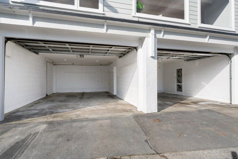 Photo of property in 30 Owhiro Bay Parade, Owhiro Bay, Wellington, 6023