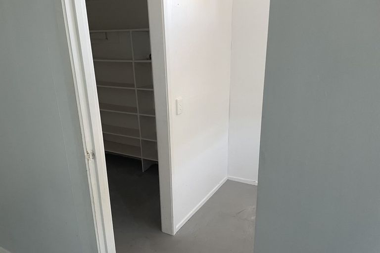 Photo of property in 31 Newington Road, Henderson, Auckland, 0612