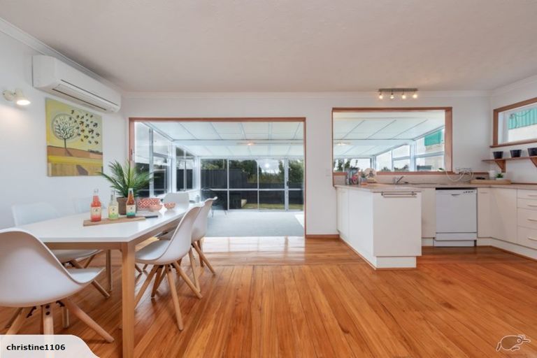 Photo of property in 51 Aorangi Road, Paraparaumu, 5032