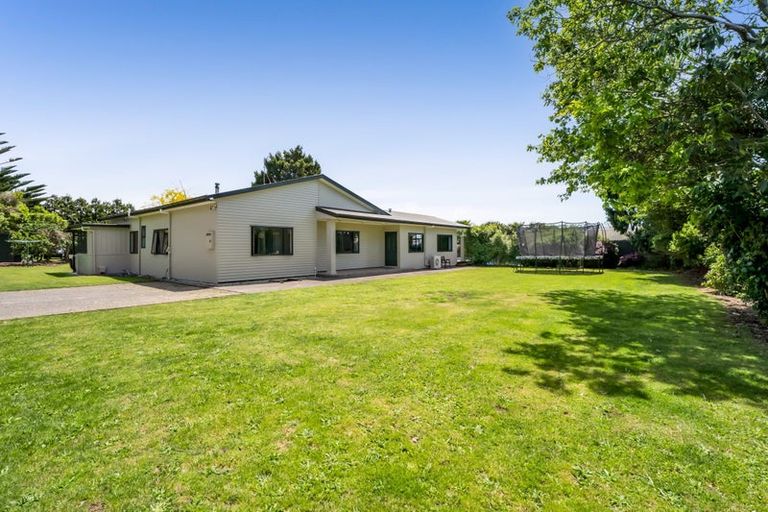 Photo of property in 300 Awai Road, Tarurutangi, New Plymouth, 4372
