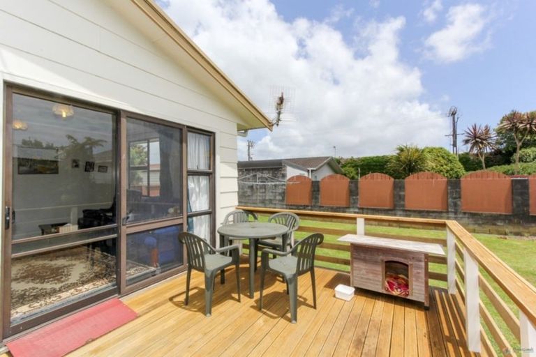 Photo of property in 3 Rahiri Street, Waitara, 4320