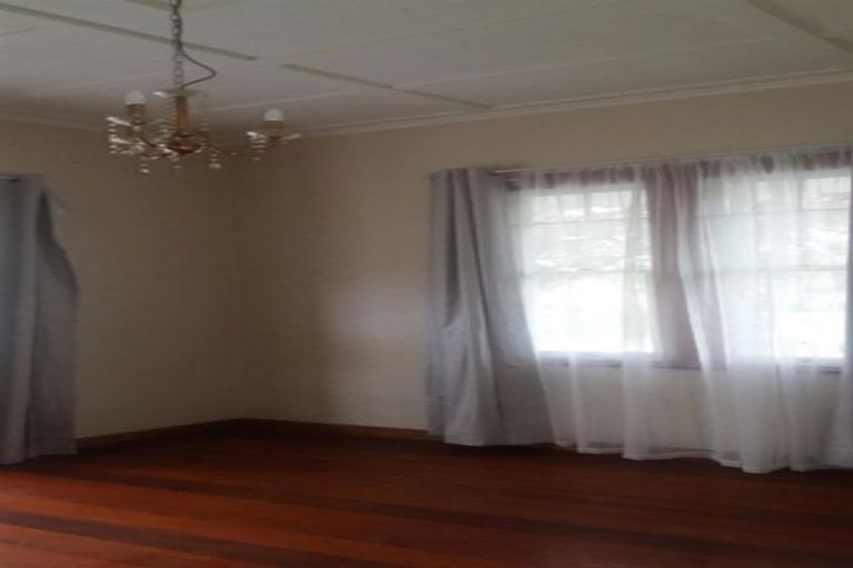 Photo of property in 50 Woodglen Road, Glen Eden, Auckland, 0602