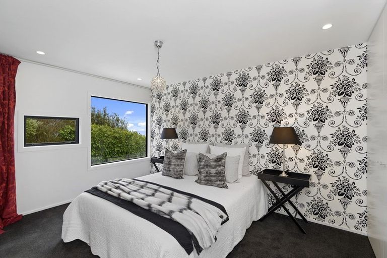 Photo of property in 6 Craigieburn Lane, Mount Pleasant, Christchurch, 8081