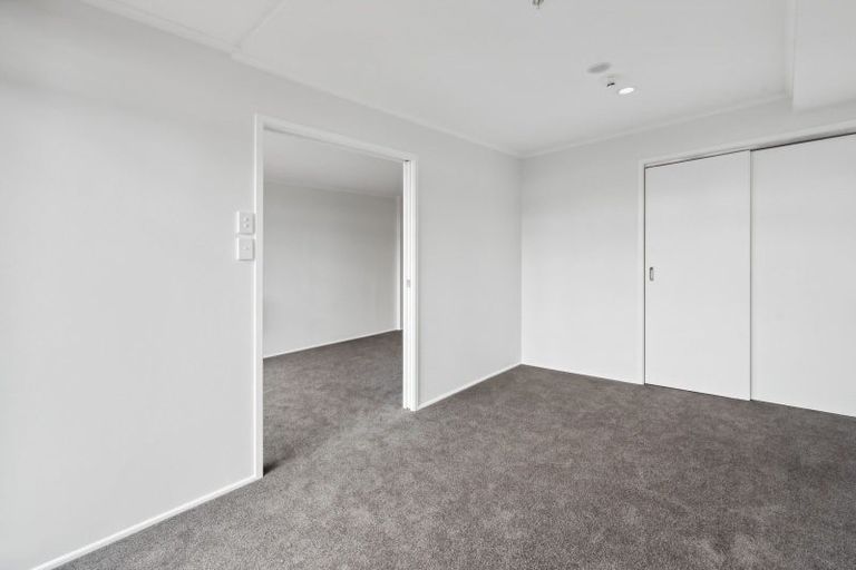 Photo of property in 5e/30 Westward Ho, Glen Eden, Auckland, 0602