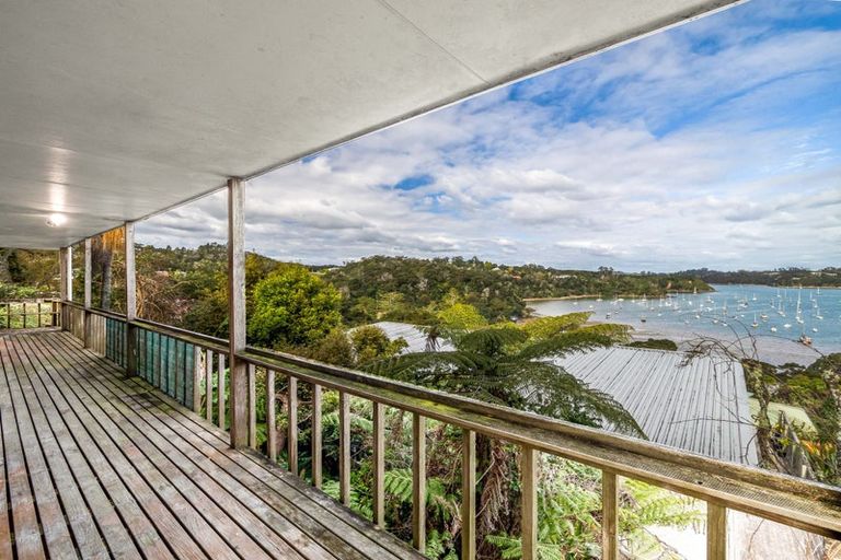 Photo of property in 18 Brind Road, Russell, 0202