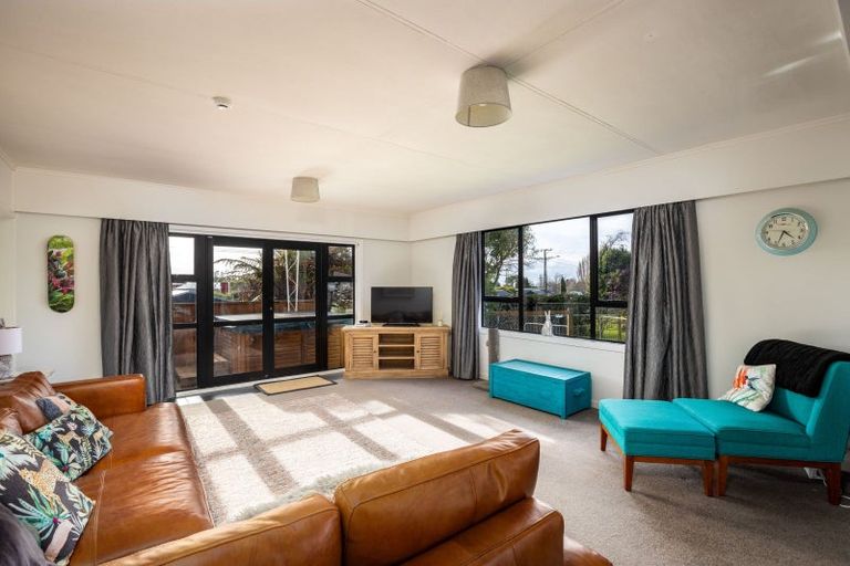 Photo of property in 19 Takiroa Street, Urenui, 4375