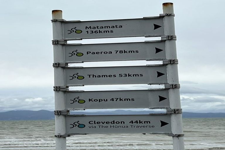 Photo of property in 10 Pohutukawa Avenue, Kaiaua, Pokeno, 2473