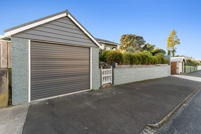 Photo of property in 16 Birdwood Avenue, Moturoa, New Plymouth, 4310