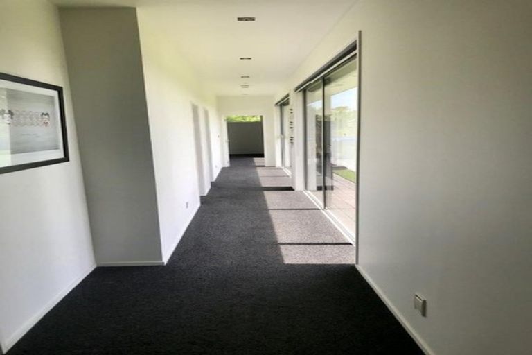 Photo of property in 9a Baring Terrace, Strandon, New Plymouth, 4312