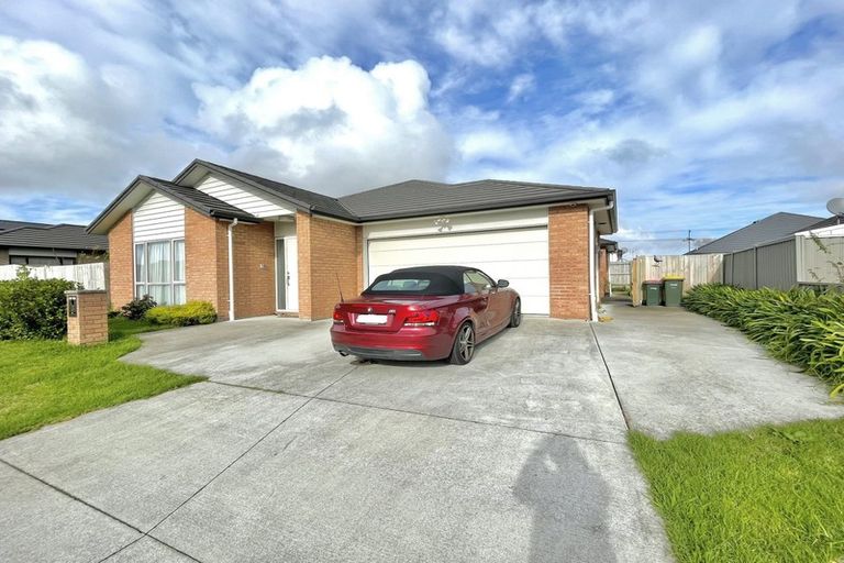 Photo of property in 3 Twin Parks Rise, Papakura, 2110