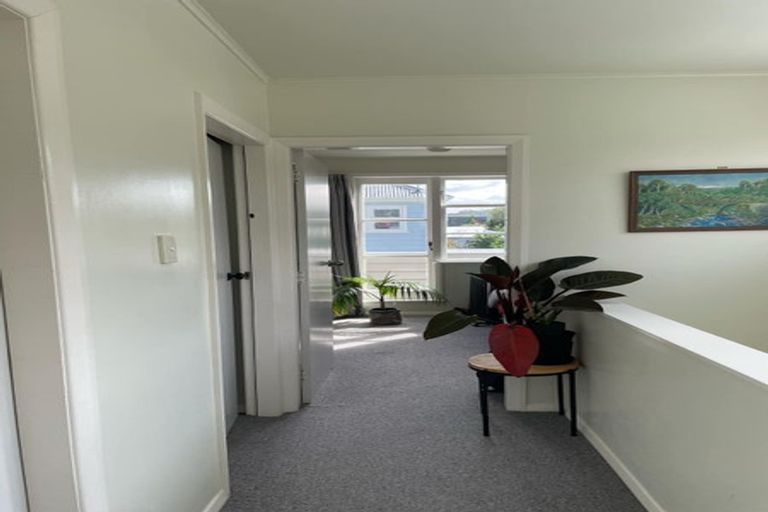 Photo of property in 1/56 Churton Crescent, Taita, Lower Hutt, 5011