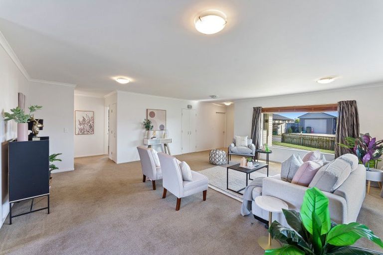 Photo of property in 6 Waihurihia Street, Otaki, 5512