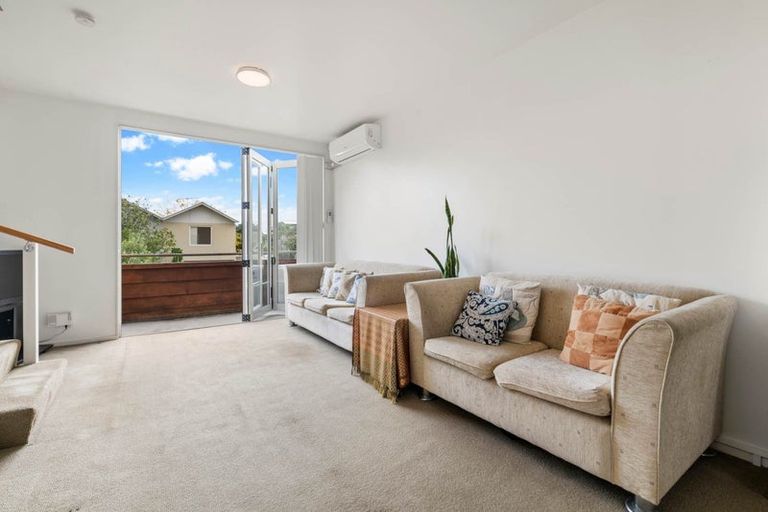 Photo of property in 25 Kirikiri Lane, East Tamaki, Auckland, 2013