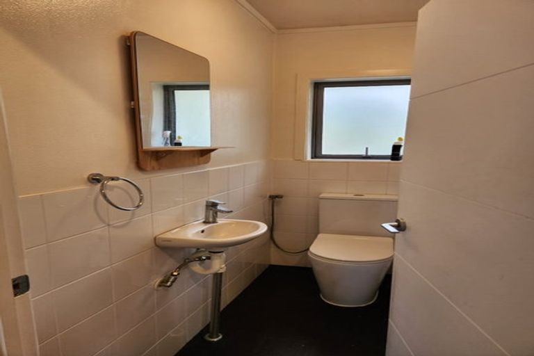 Photo of property in 25 Meadowvale Avenue, Forrest Hill, Auckland, 0620