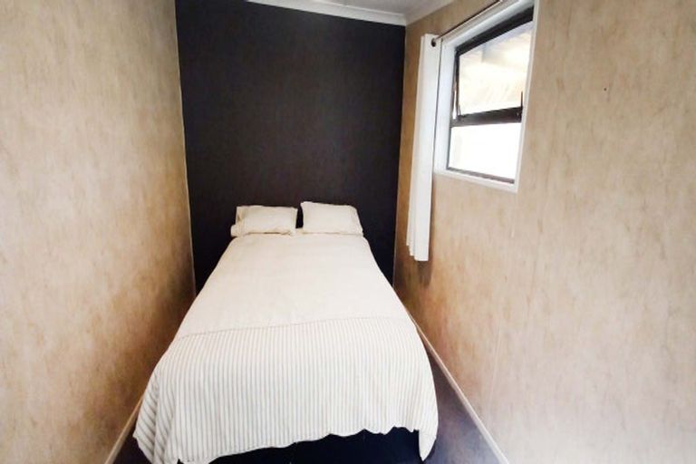 Photo of property in 33 Clifden Highway, Tuatapere, 9620