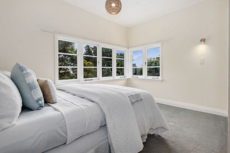 Photo of property in 1 Raebern Lane, Raumati Beach, Paraparaumu, 5032