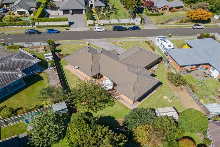 Photo of property in 4 Adam Lile Drive, Highlands Park, New Plymouth, 4312