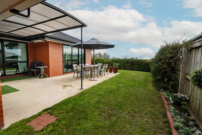 Photo of property in 14 Te Tiireke Drive, Glenview, Hamilton, 3206