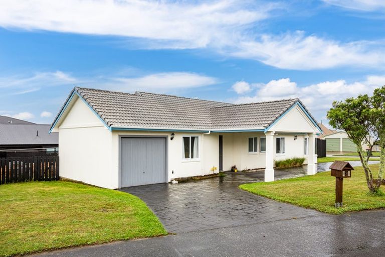 Photo of property in 2 Coventry Close, Ascot Park, Porirua, 5024
