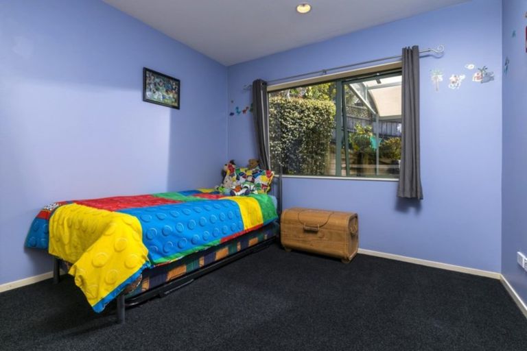 Photo of property in 6 Falstone Lane, Browns Bay, Auckland, 0630