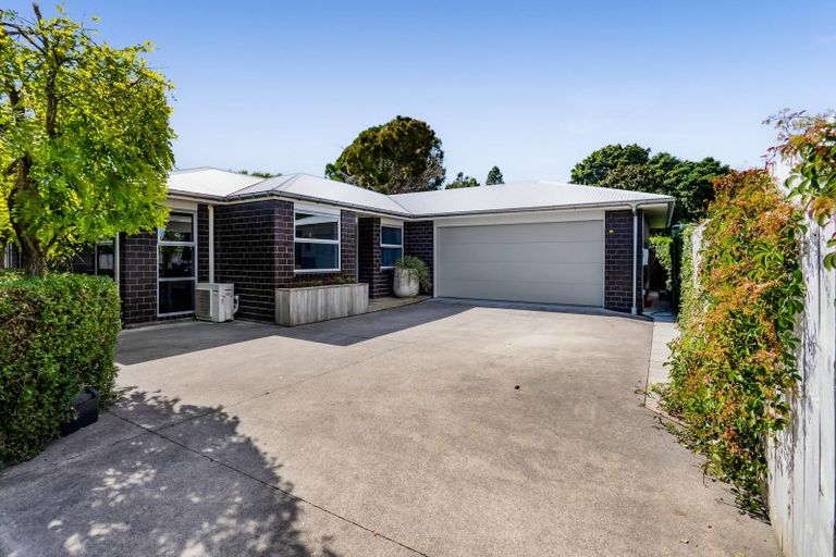 Photo of property in 77 Brooklands Road, Brooklands, New Plymouth, 4310