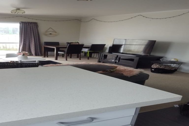 Photo of property in 4/2 Takatimu Way, Johnsonville, Wellington, 6037