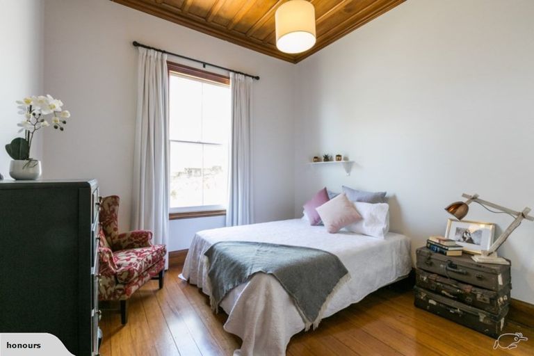 Photo of property in 2 Denholm Road, Hospital Hill, Napier, 4110