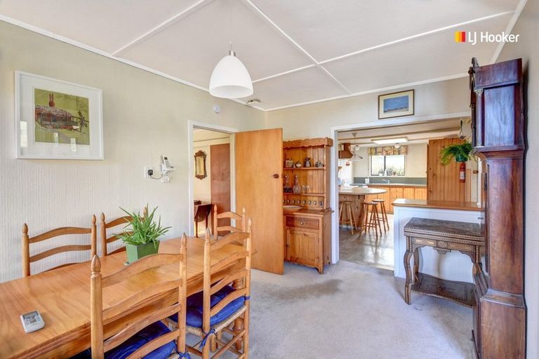 Photo of property in 8 Dickson Street, Macandrew Bay, Dunedin, 9014