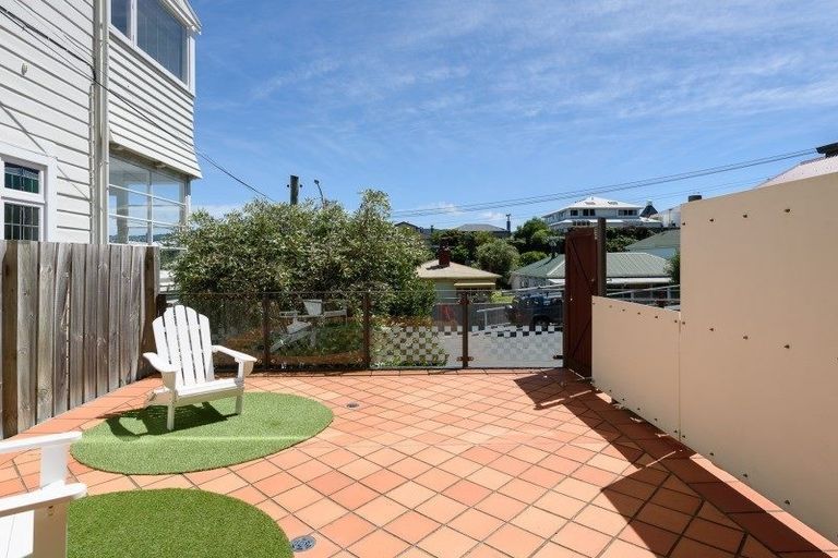 Photo of property in 50a Hawker Street, Mount Victoria, Wellington, 6011