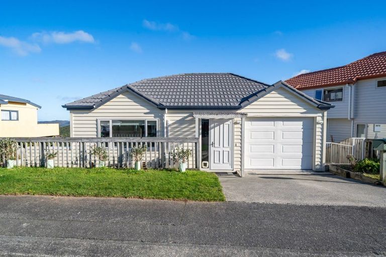 Photo of property in 42a Landsdowne Terrace, Karori, Wellington, 6012