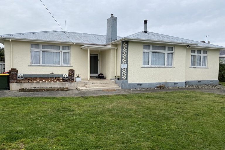 Photo of property in 24 Turuturu Road, Hawera, 4610