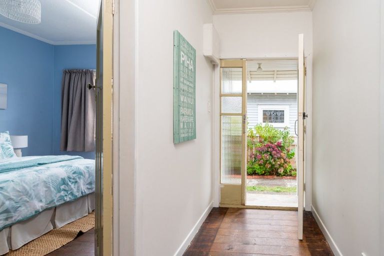 Photo of property in 25 Argentine Avenue, Miramar, Wellington, 6022