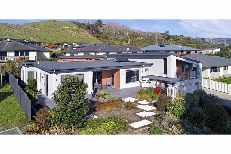 Photo of property in 241 The Ridgeway, Stoke, Nelson, 7011