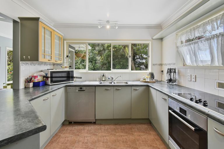 Photo of property in 11 Iorangi Place, Hillpark, Auckland, 2102