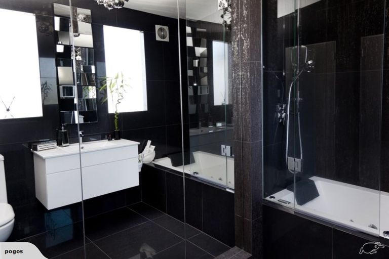 Photo of property in 1/185 Lake Road, Belmont, Auckland, 0622