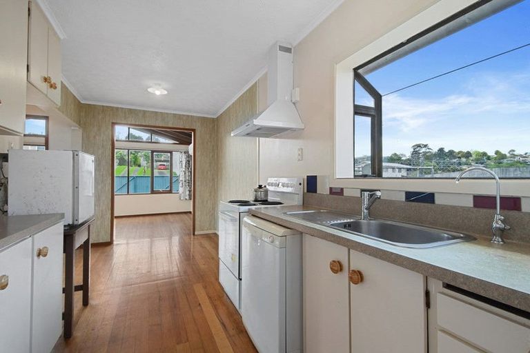 Photo of property in 8 Helleur Road, Massey, Auckland, 0614