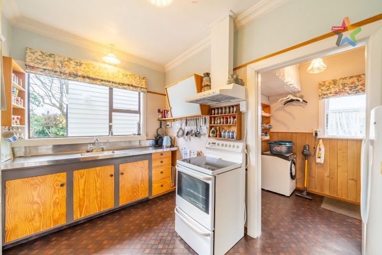 Photo of property in 15 Waikare Avenue, Waiwhetu, Lower Hutt, 5010