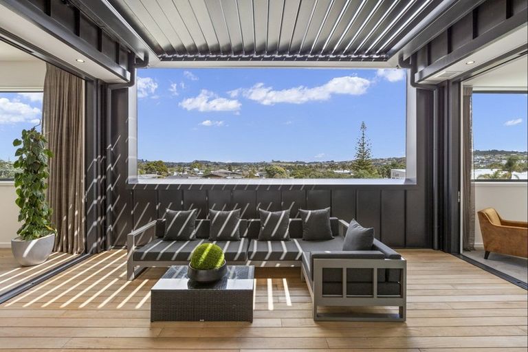 Photo of property in 7/14 Tamariki Avenue, Orewa, 0931