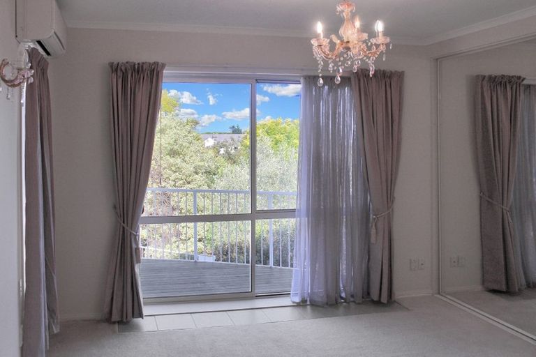 Photo of property in 1 Harry Ell Drive, Cashmere, Christchurch, 8022