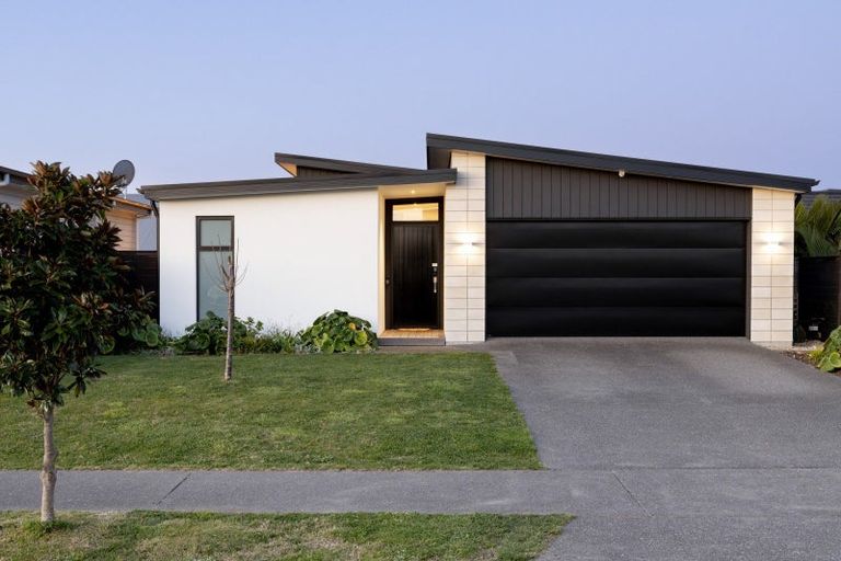 Photo of property in 3 Tuangi Way, Papamoa Beach, Papamoa, 3118