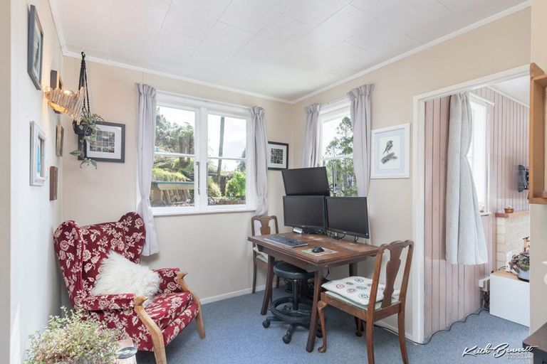 Photo of property in 36 Wyndham Road, Pinehaven, Upper Hutt, 5019