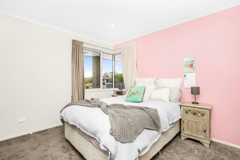 Photo of property in 8 Vivien Place, Patumahoe, Pukekohe, 2679