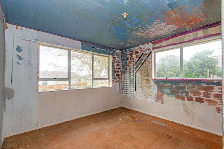 Photo of property in 46 Halswell Crescent, Westbrook, Palmerston North, 4412