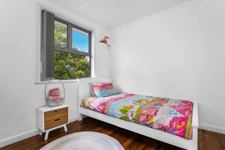 Photo of property in 1/331 Royal Road, Massey, Auckland, 0614